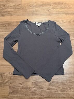 Charlotte Russe Gray Lace-Trim Long Sleeve Tee